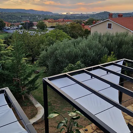 House B Dom wakacyjny Dekani