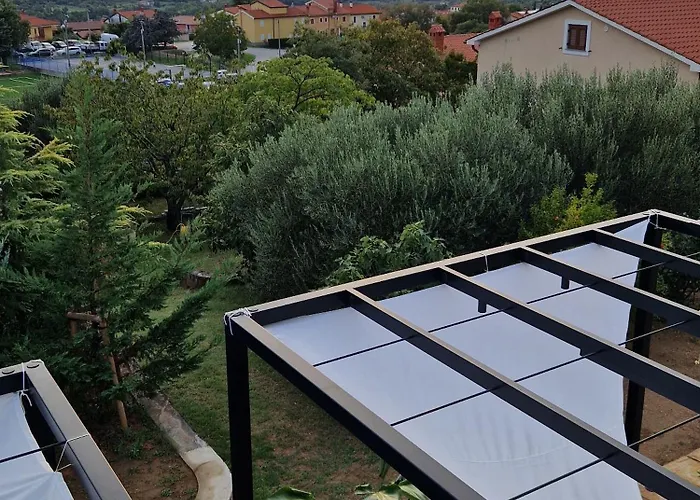 House B Дом отдыха Dekani